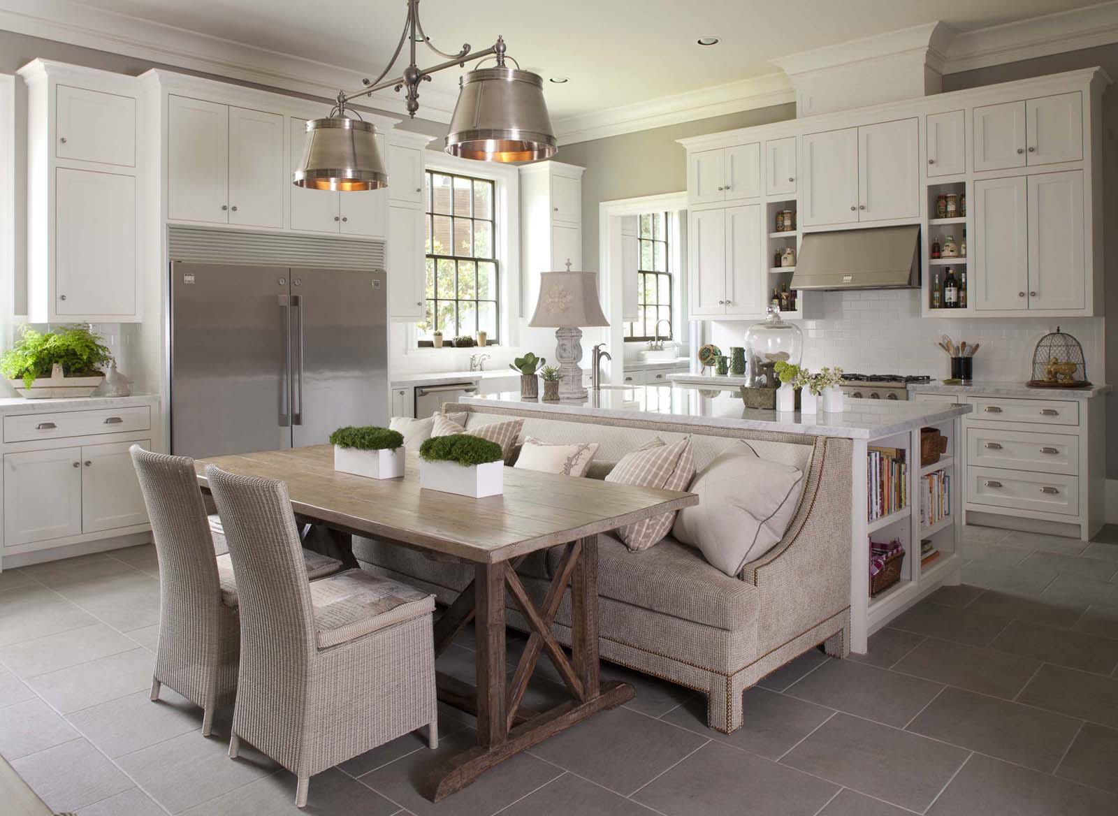 Elegant Simplicity of Classic Contemporary White Kitchen