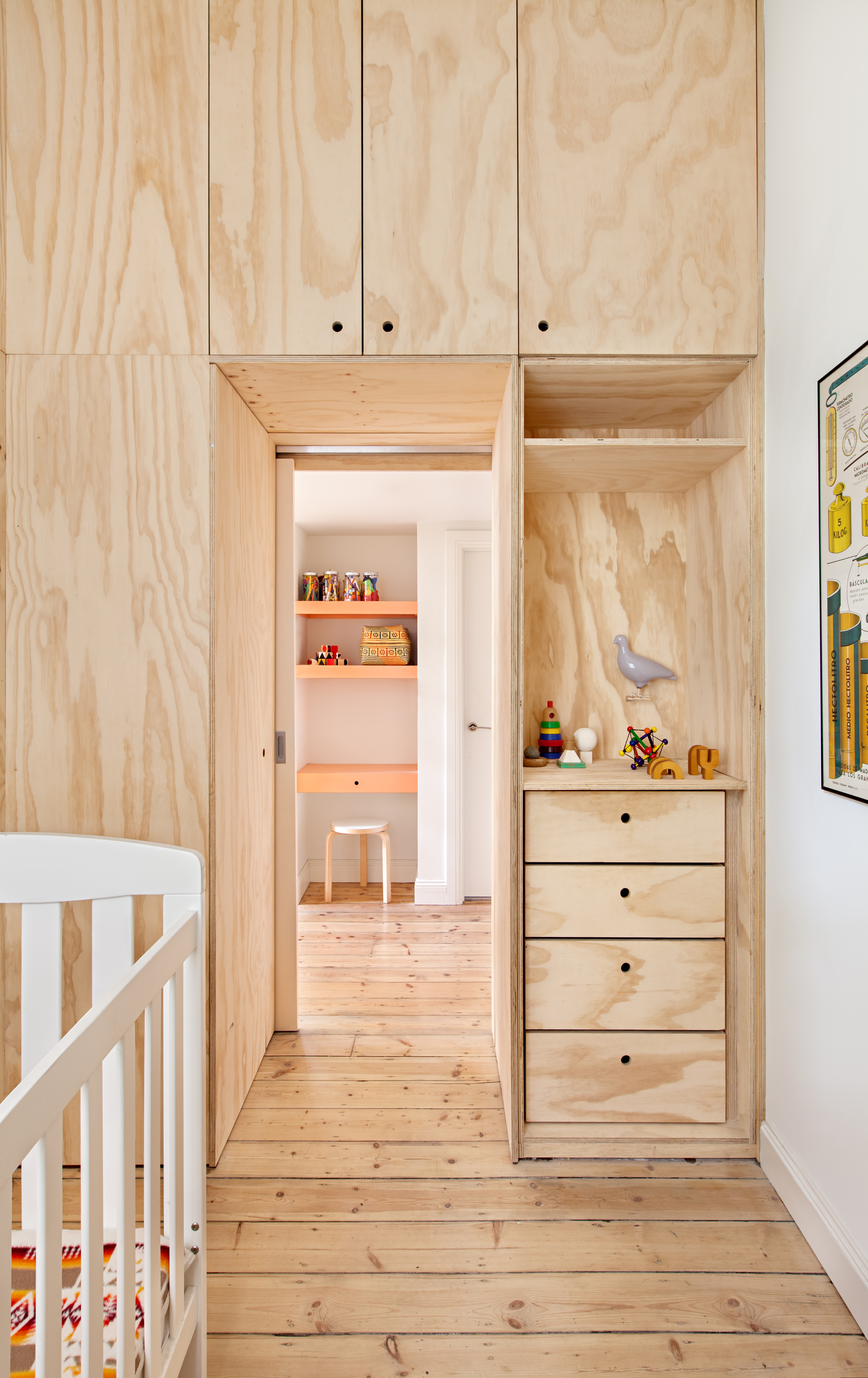 Small Inner-City Apartment Uses Plywood To Enhance Perception Of Space