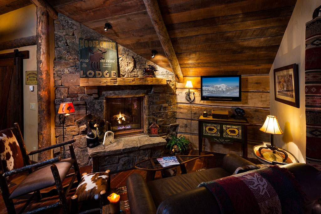 Cozy Country Log Cabin Living Room