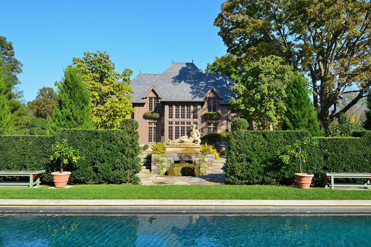 House Design Inspired by Marie Antoinette Retreat