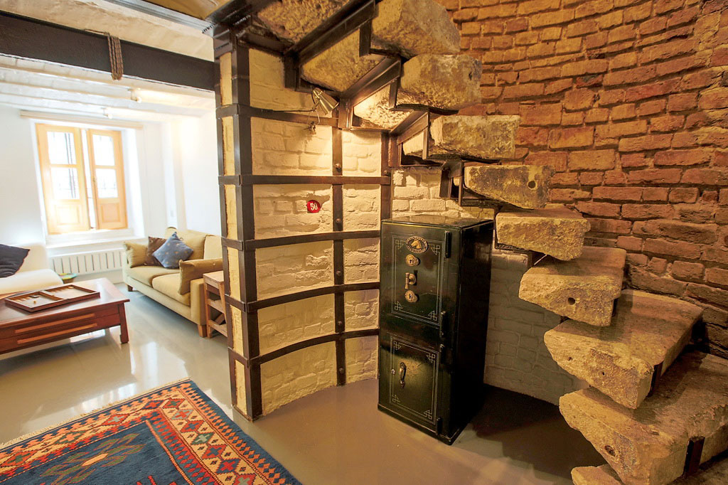 Apartment with historical stone stairs