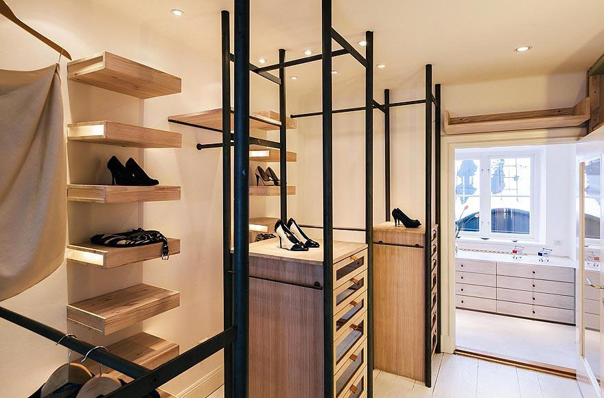 Modern Walk-in Closet