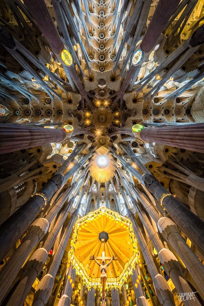 Kaleidoscopic Ceiling Of Gaudí's La Sagrada Família | iDesignArch