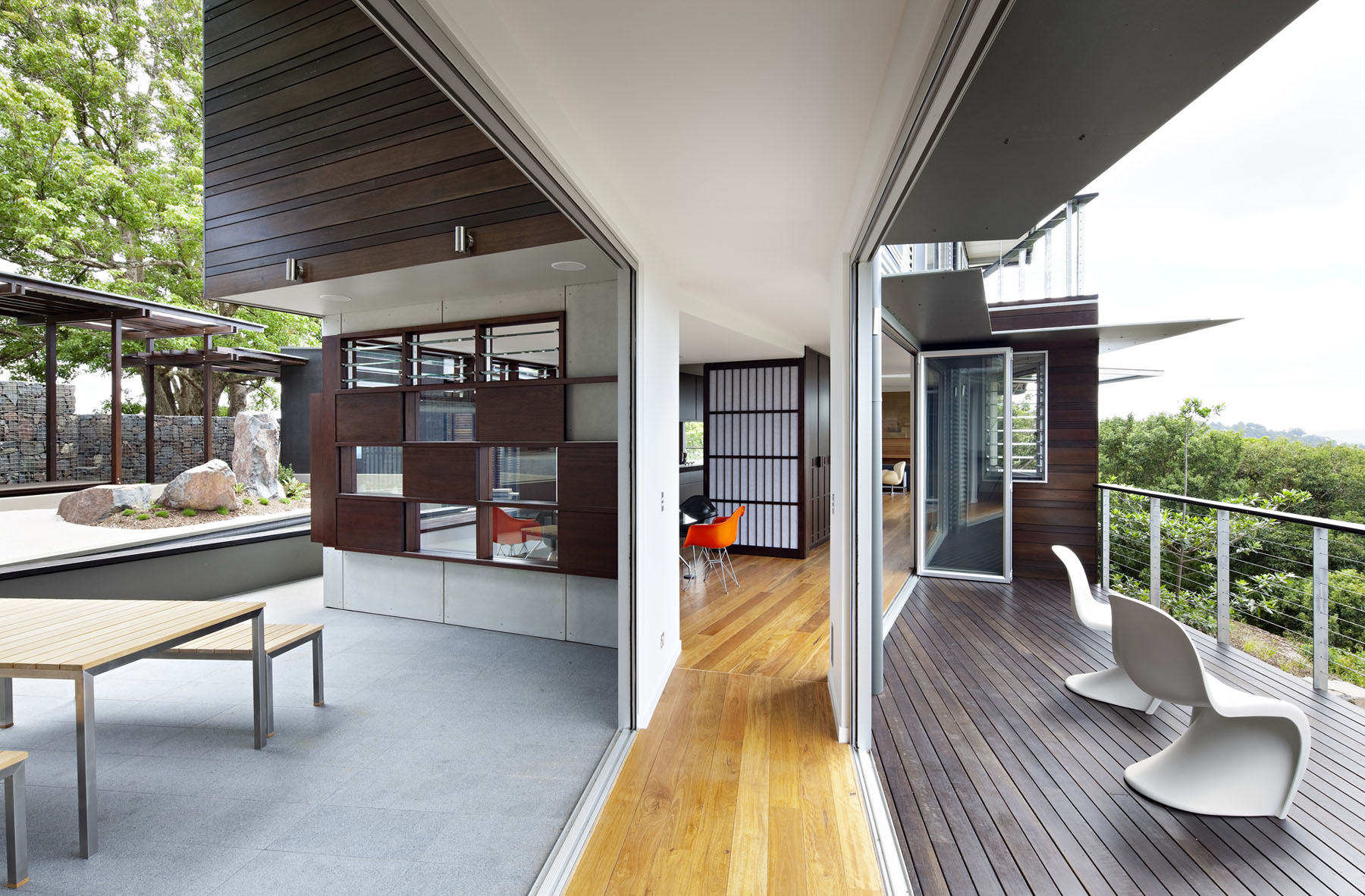 Luxury Modern Residence With Breathtaking Views Of Glass House