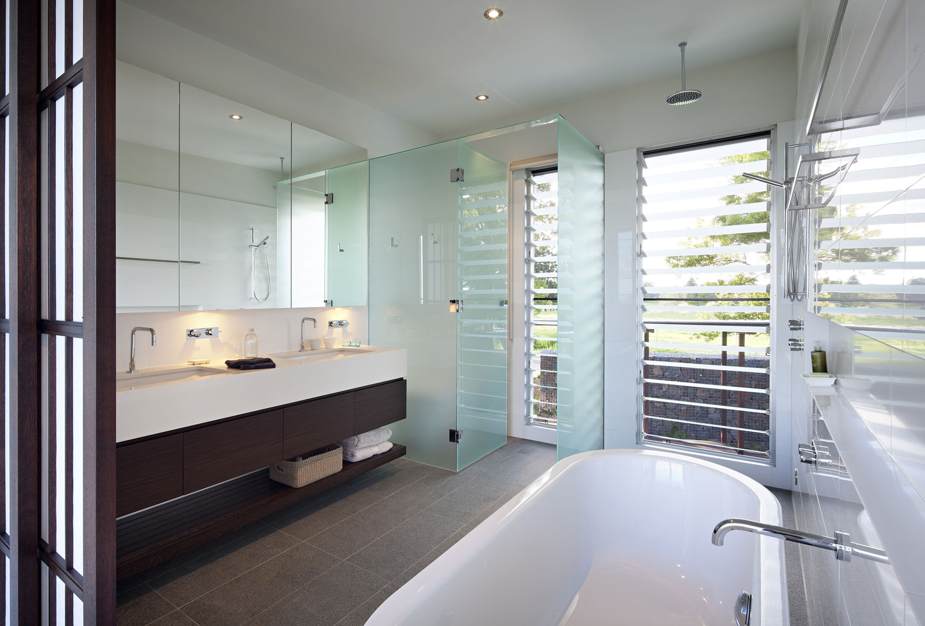 Minimalist Modern Bathroom