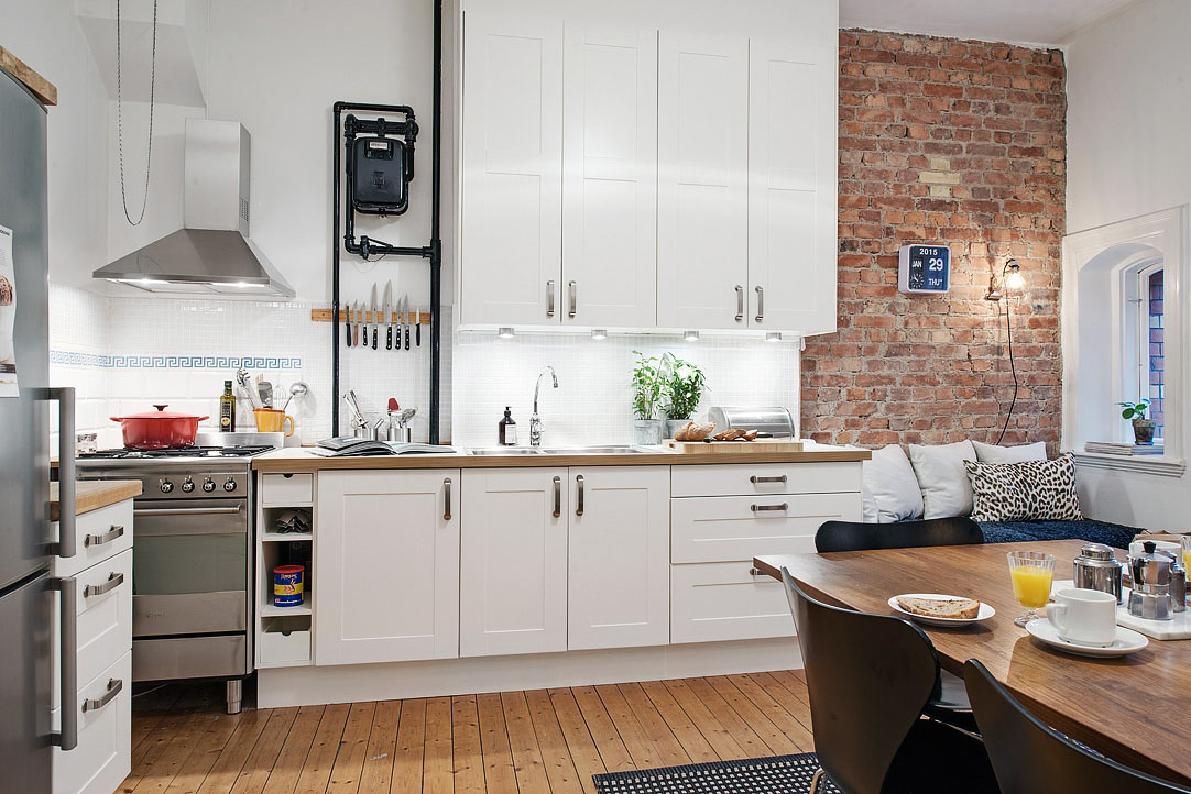 Charming Renovated Small Kitchen