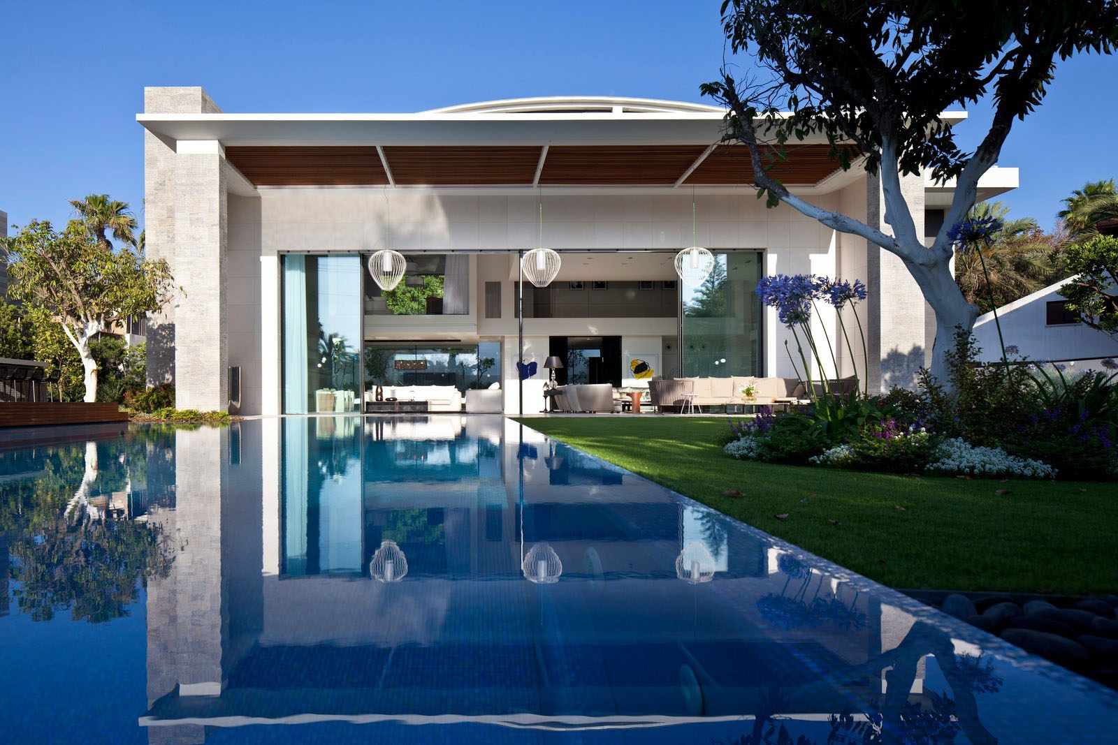 Modern Luxury Home with Swimming Pool