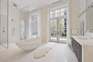 Modern Luxury Bathroom in Manhattan Penthouse