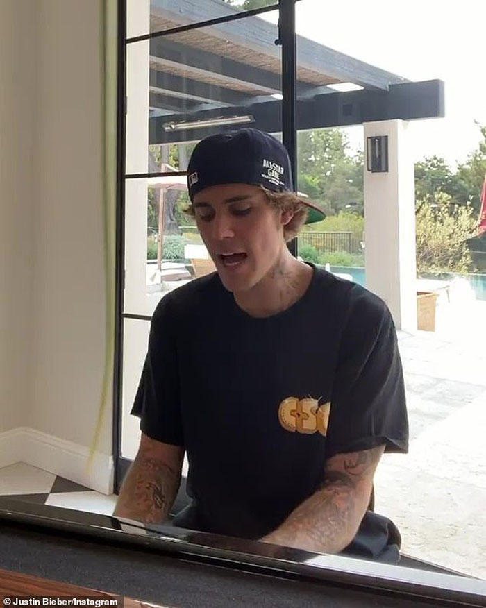 Justin Bieber playing on the piano at home singing Peaches - September 2020