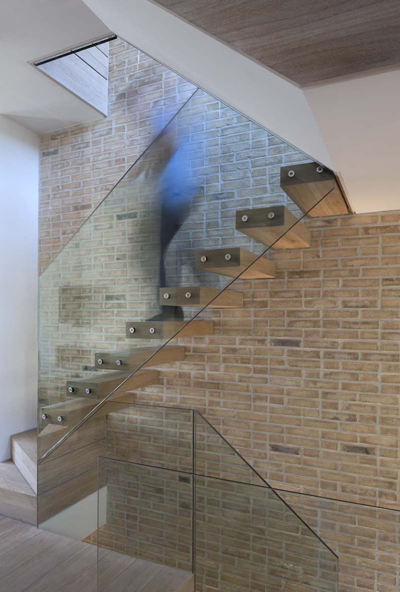 Elegant Glass Staircase