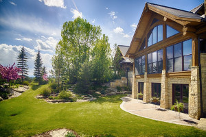 Scenic Mountain Luxury Home Alberta Canada