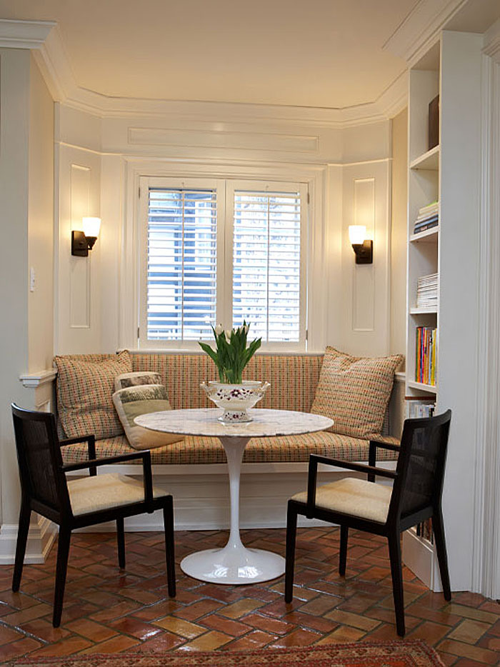 Cozy Kitchen Eating Table and Bench