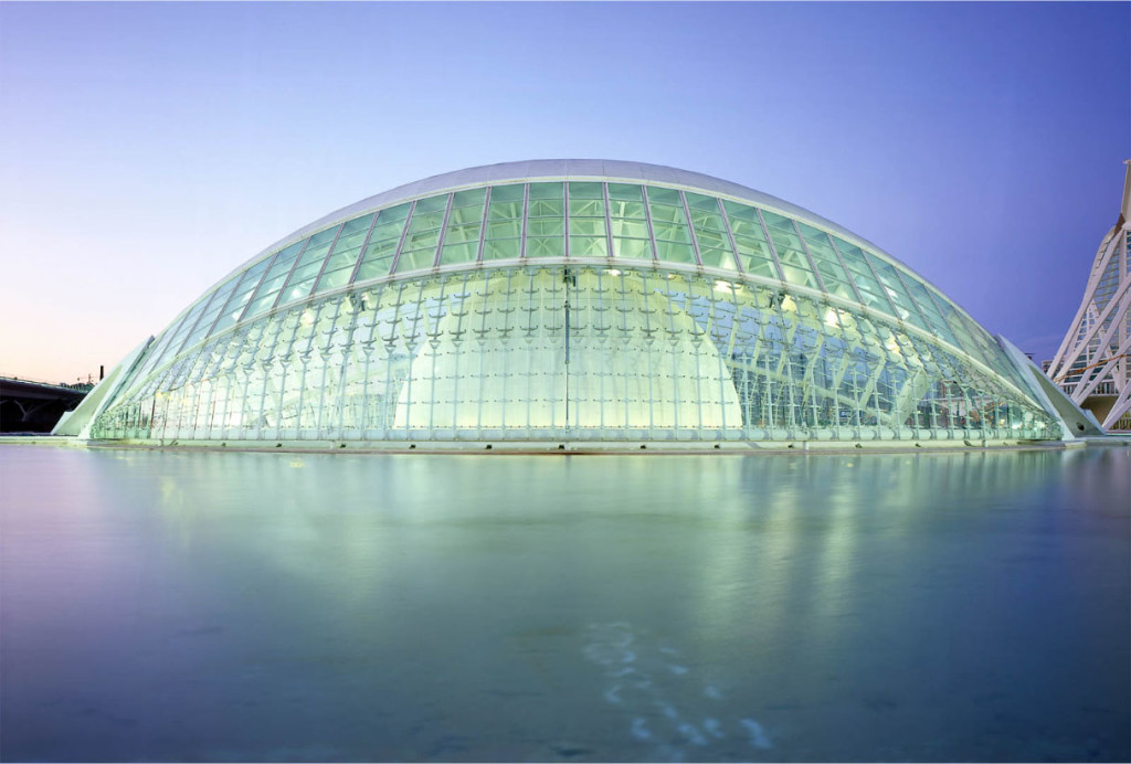 L’Hemisfèric An EyeCatching Architectural Masterpiece In Valencia