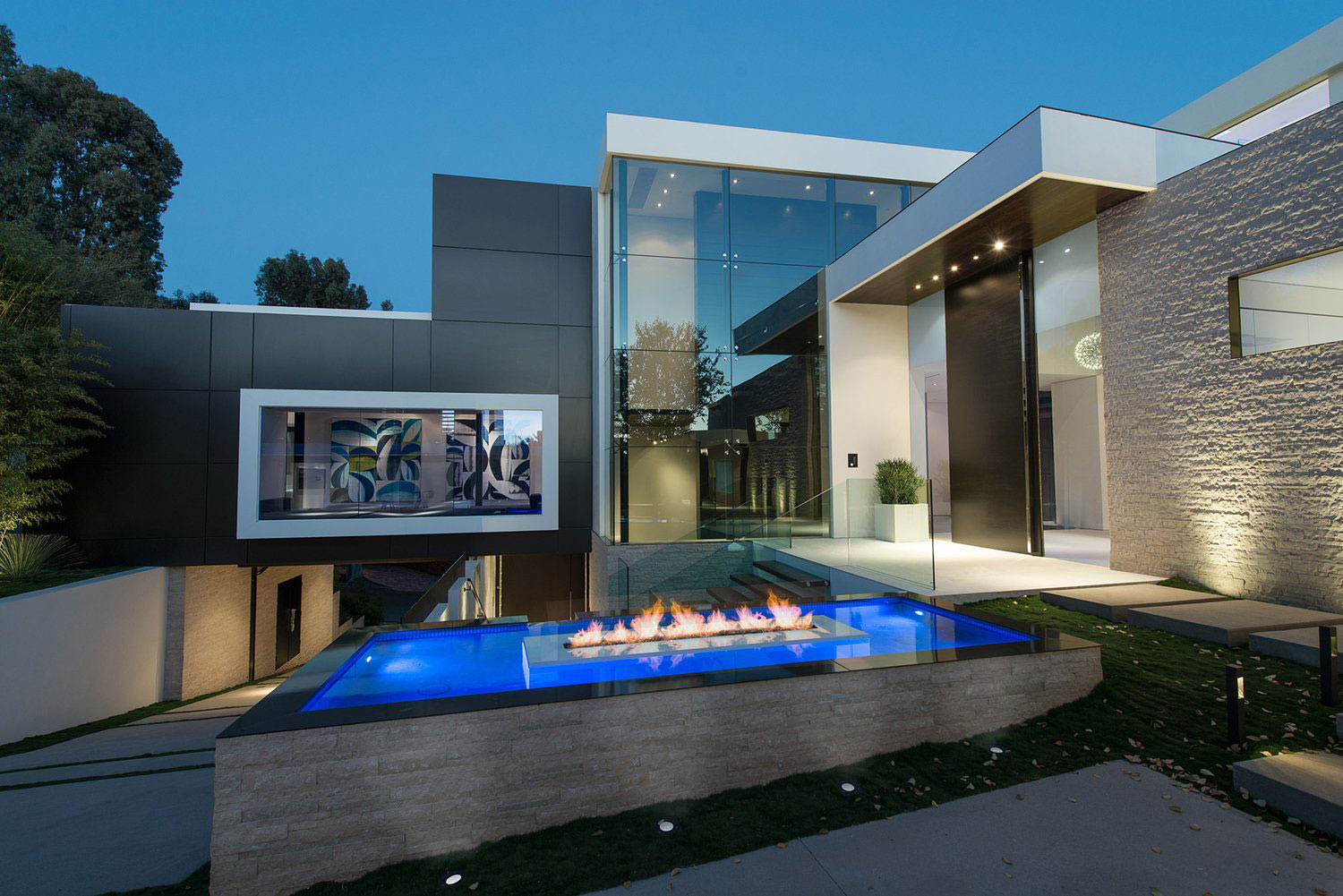 World Class Beverly Hills Contemporary Luxury Home With Dramatic Views