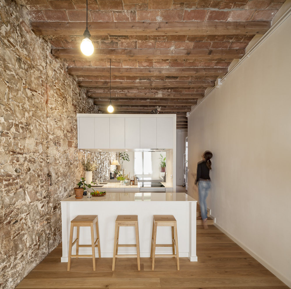 Minimalist New Apartment Barcelona