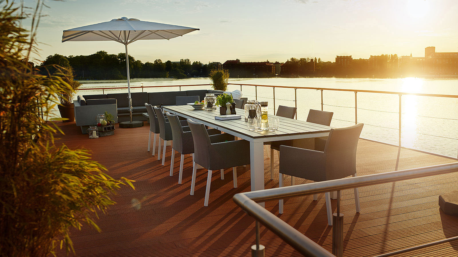 Luxury Houseboat Roof Terrace