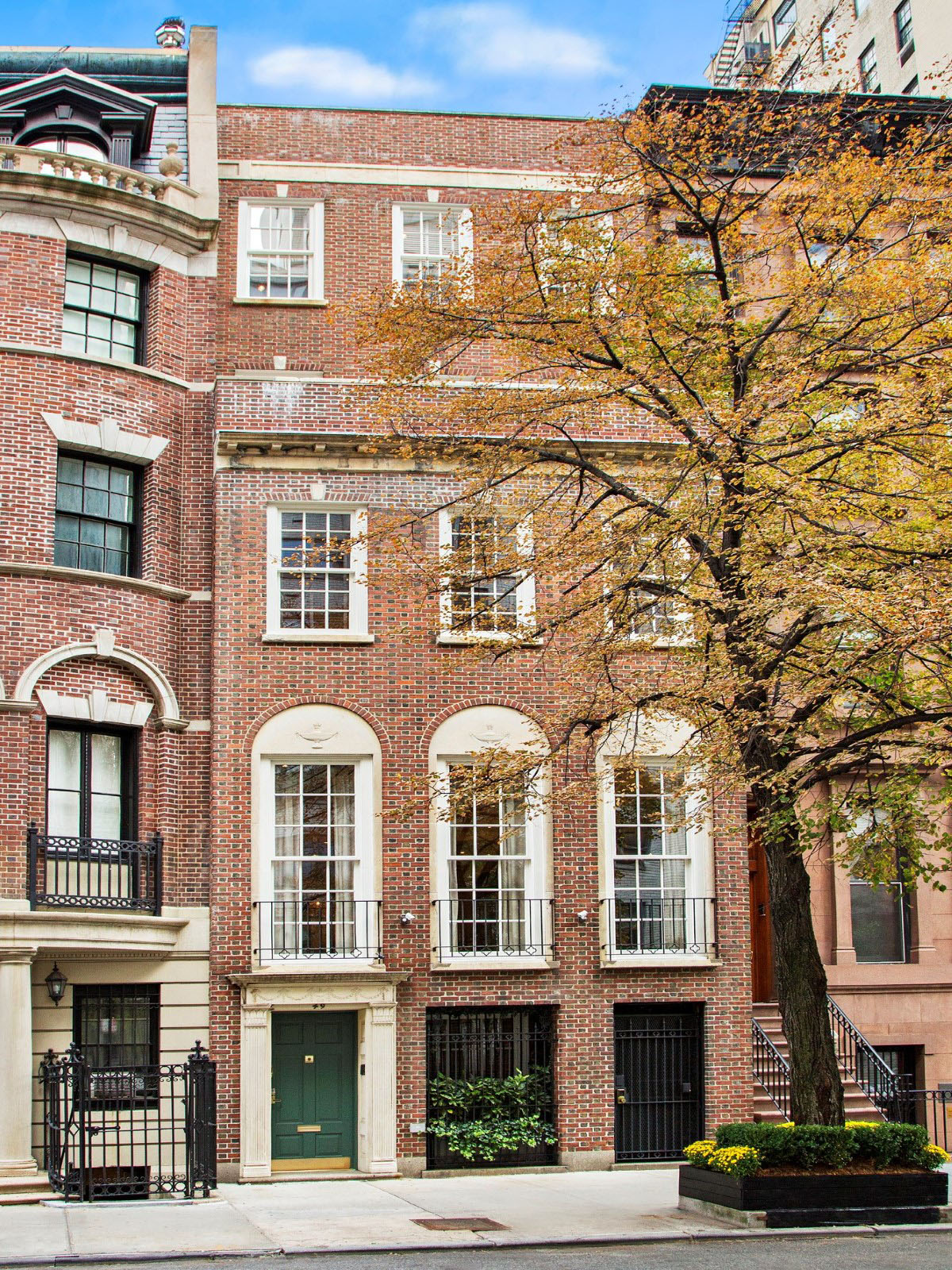 Manhattan Townhouse with Red Brick Façade