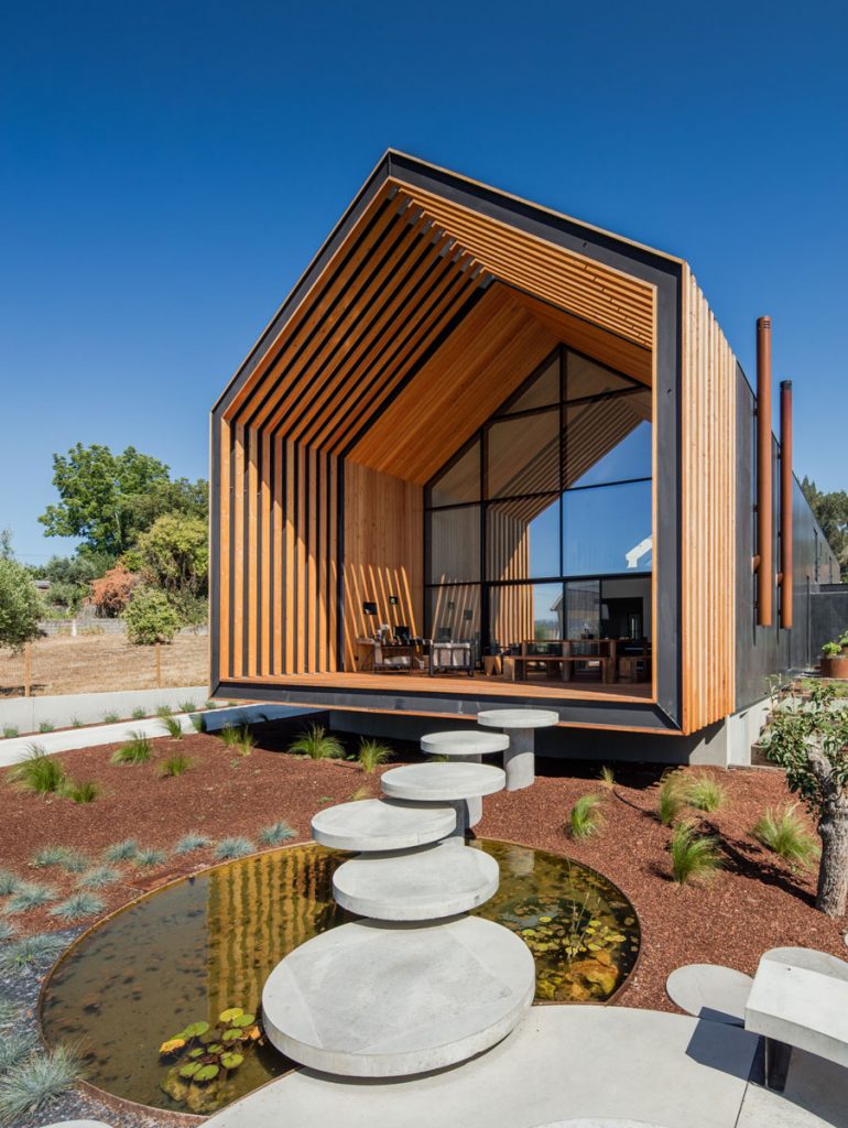 Geometric Proportional House Built on a Rectangular Piece of Land