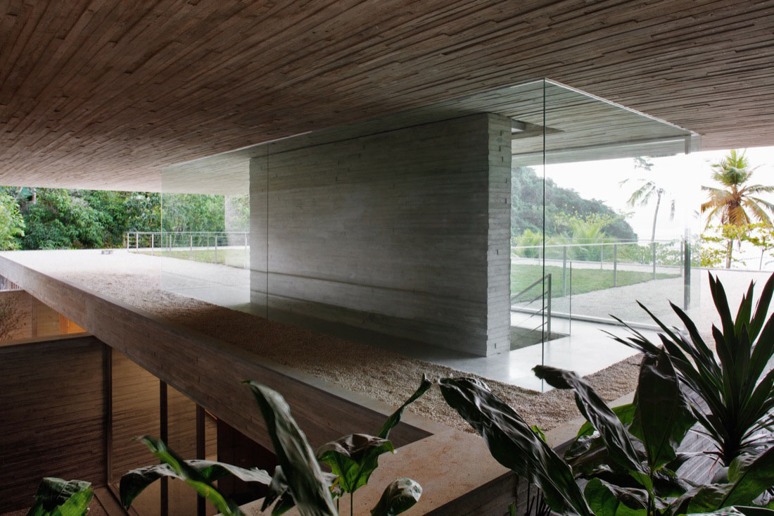 Modern Beach House On The Brazilian Coast | iDesignArch | Interior