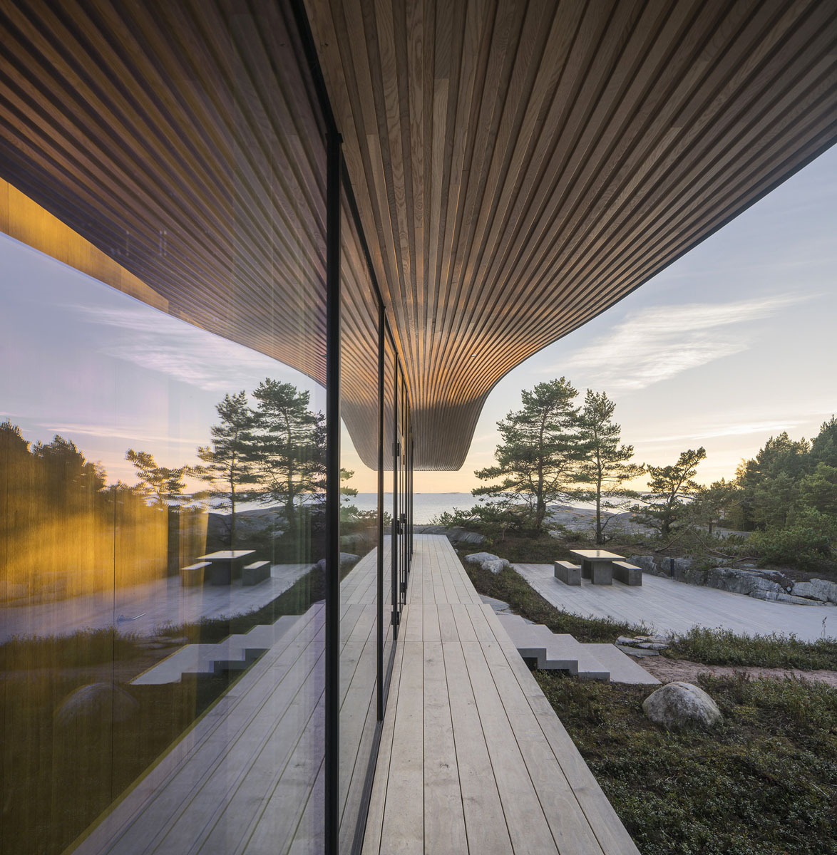 Modern Sea Front Summer Glass House In Finland | iDesignArch | Interior