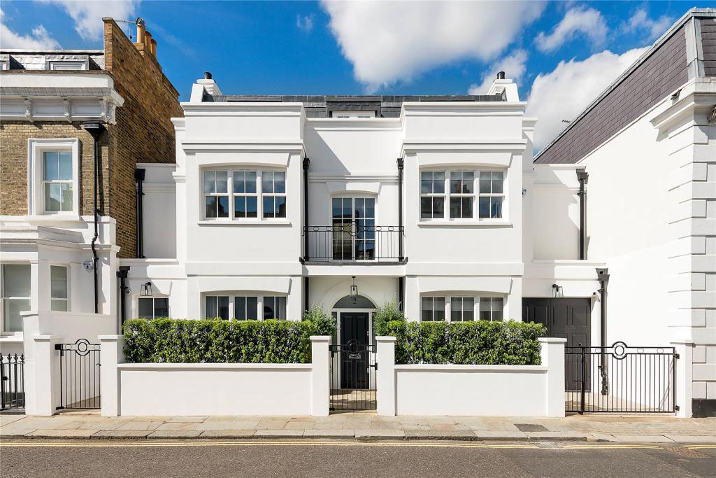 New Built Terraced House with Classical Facade