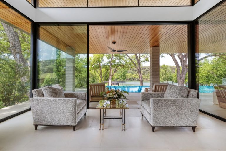 Breathtaking Modern Waterfront Estate on Lake Austin