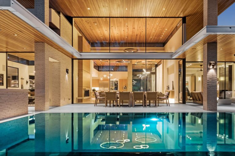 Breathtaking Modern Waterfront Estate on Lake Austin