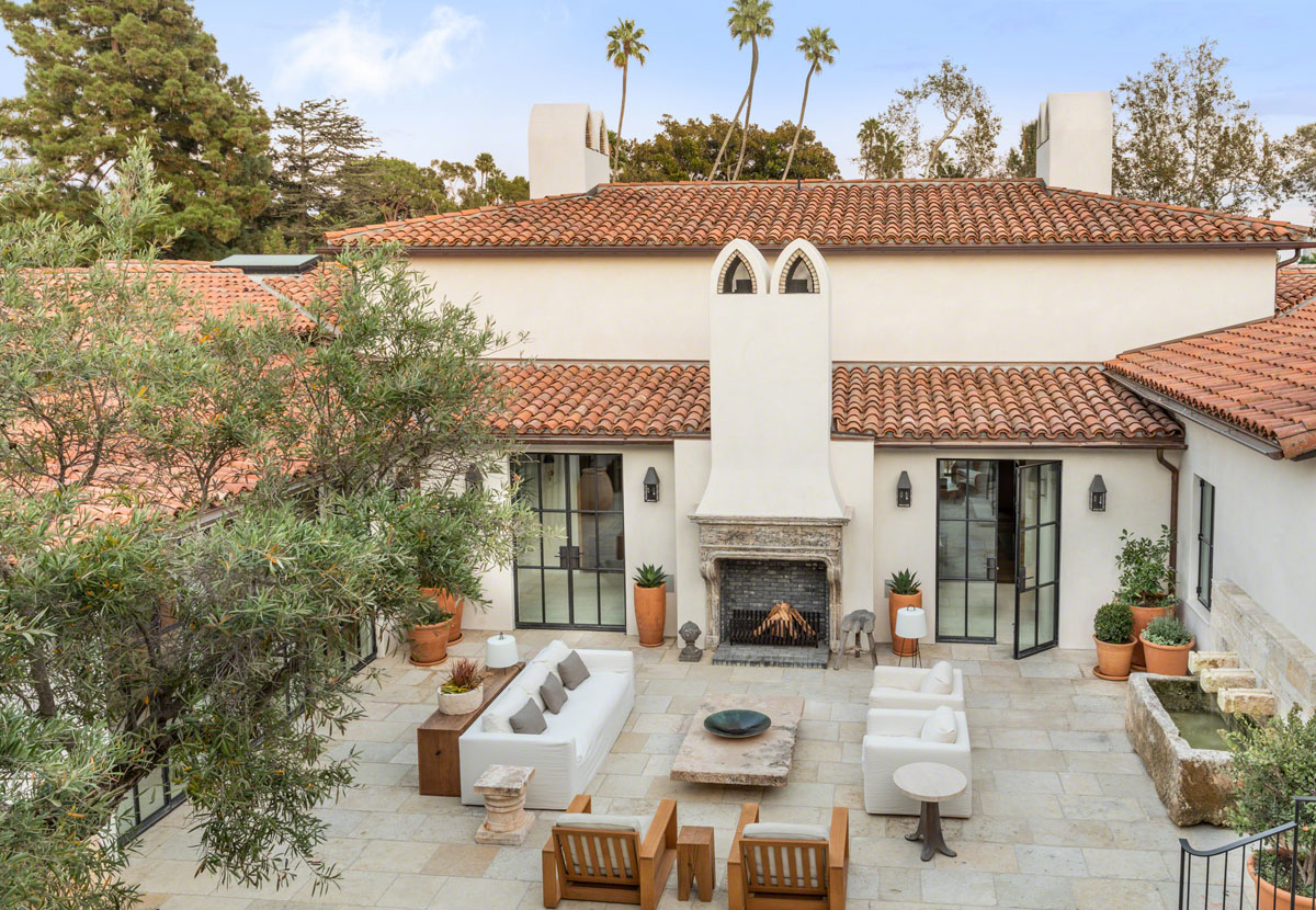 Mediterranean Style Courtyard