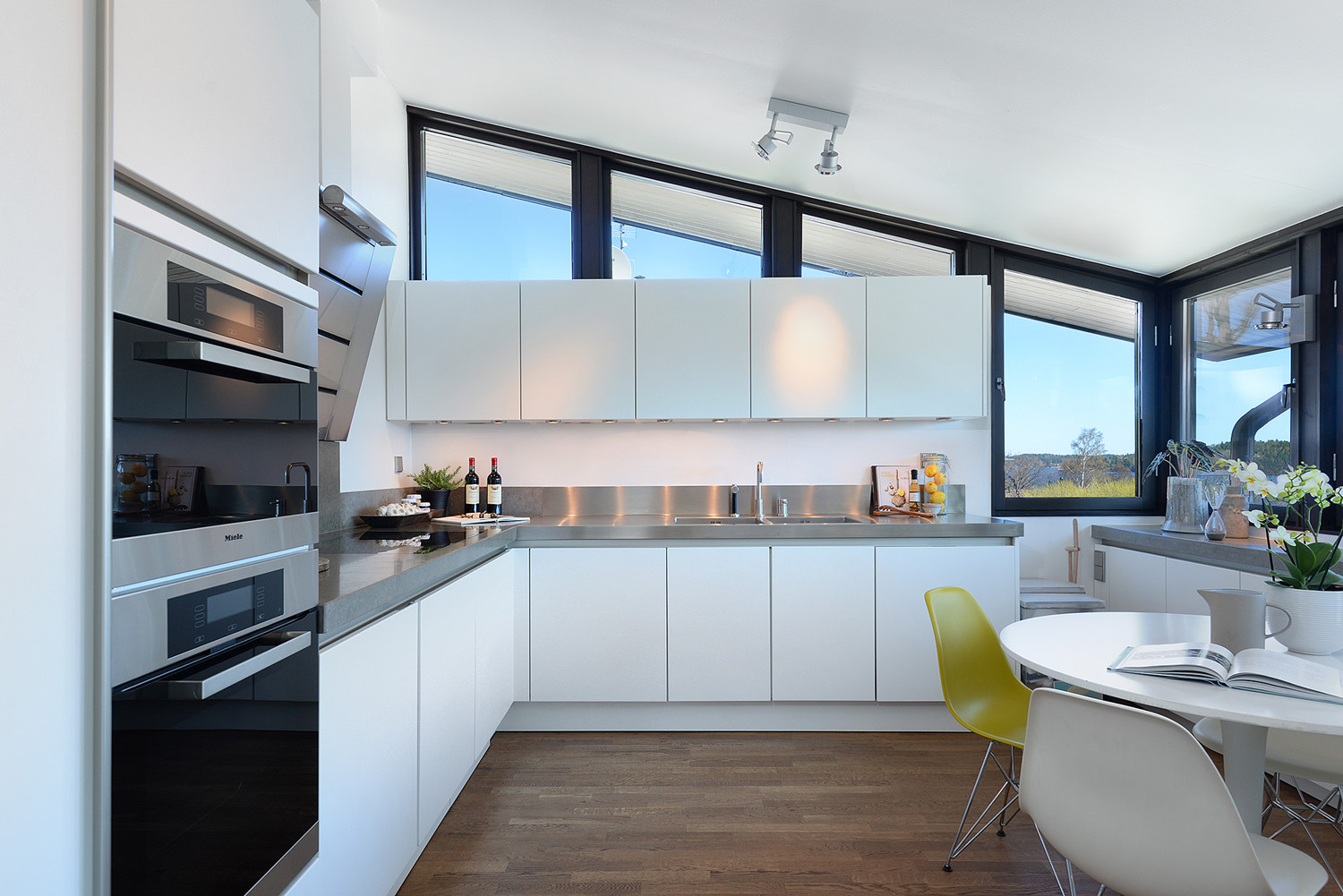 Modern Scandinavian Style Kitchen