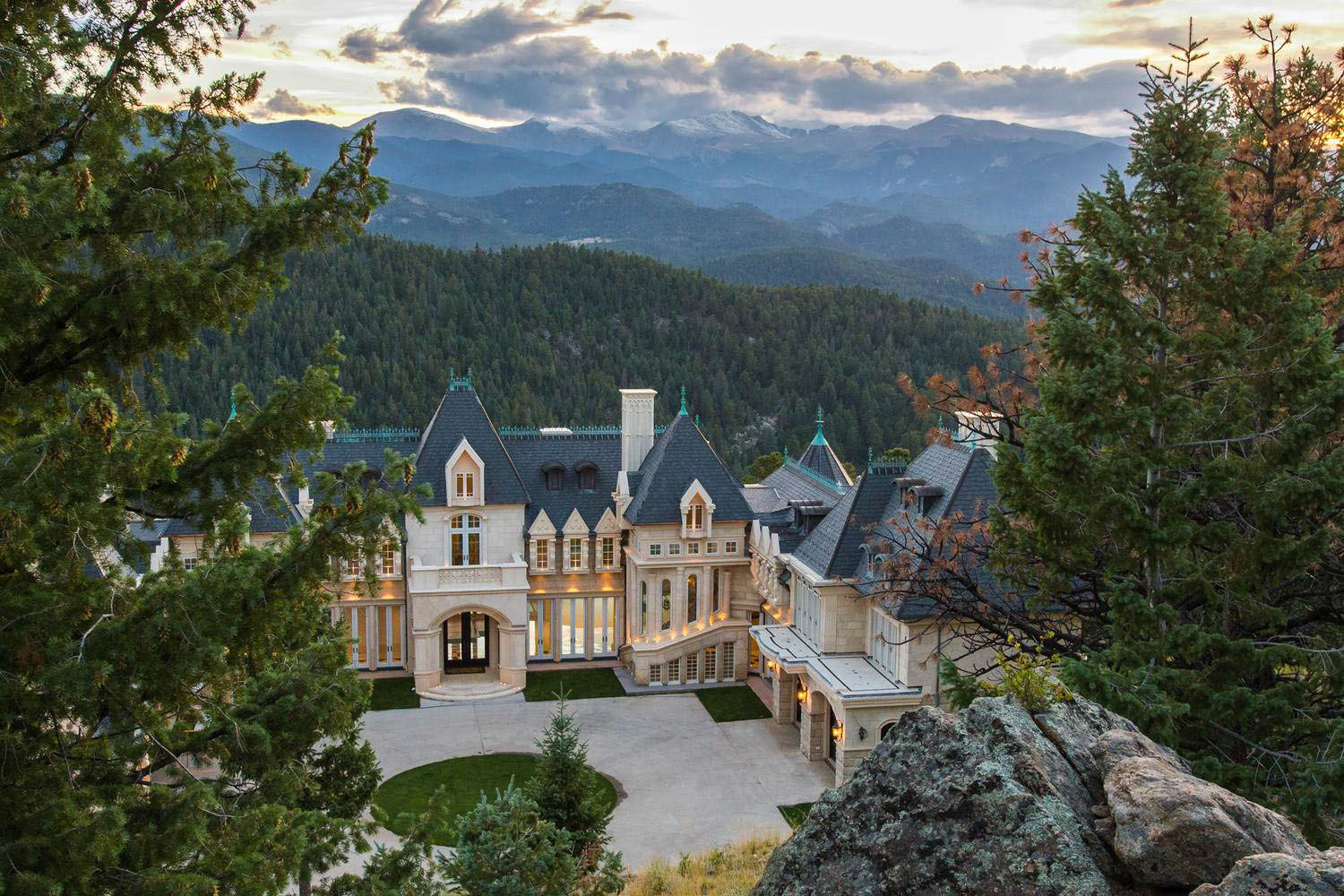 Grand Chateau Residence In The Colorado Rocky Mountains | iDesignArch