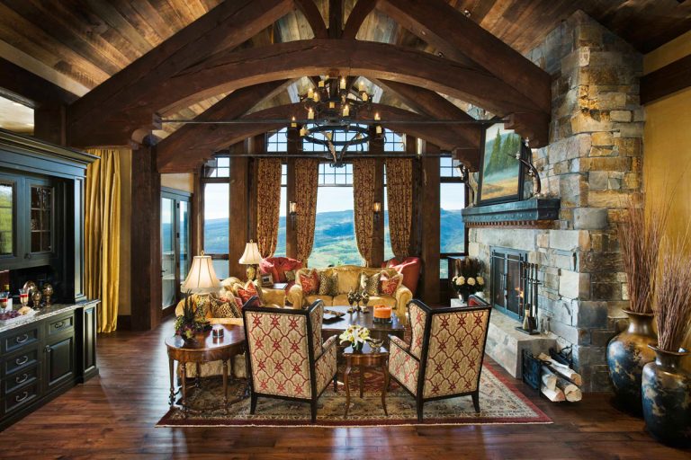 Rustic Luxury Mountain View Home in Big Sky