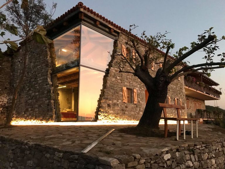 MriziiZanaveAgroturizëmModernStoneGlassHouse_8