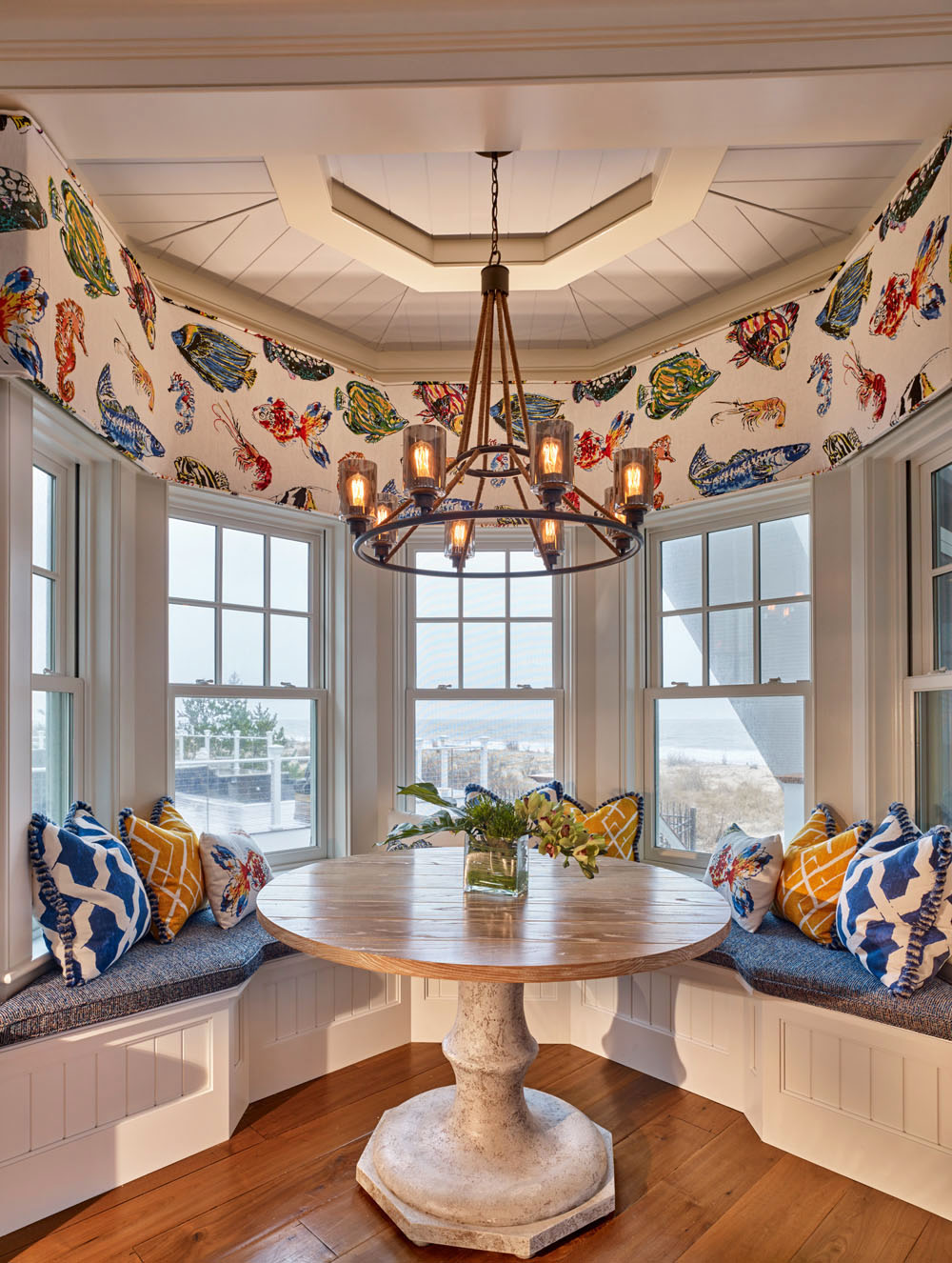 Beach Style Breakfast Nook