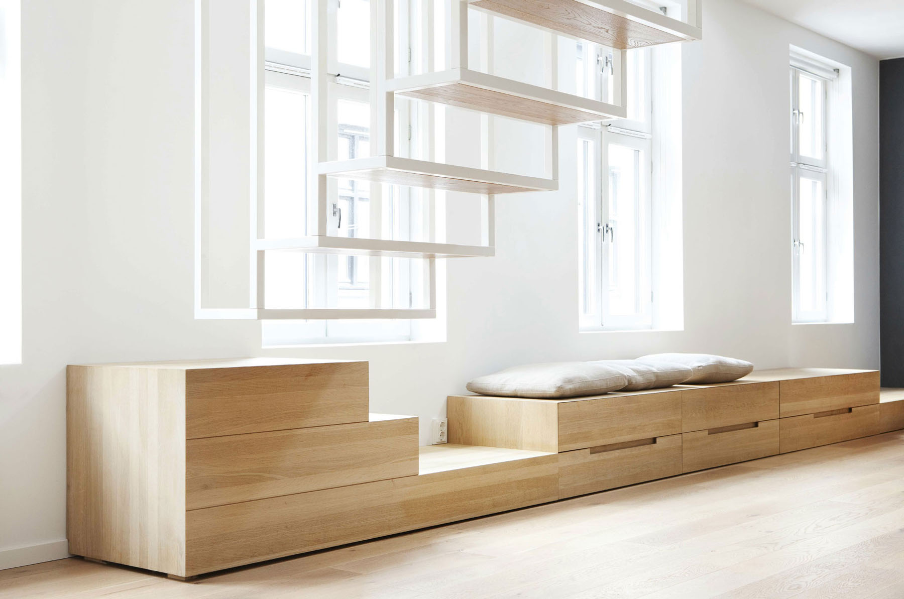 Wooden Storage Bench with Drawers