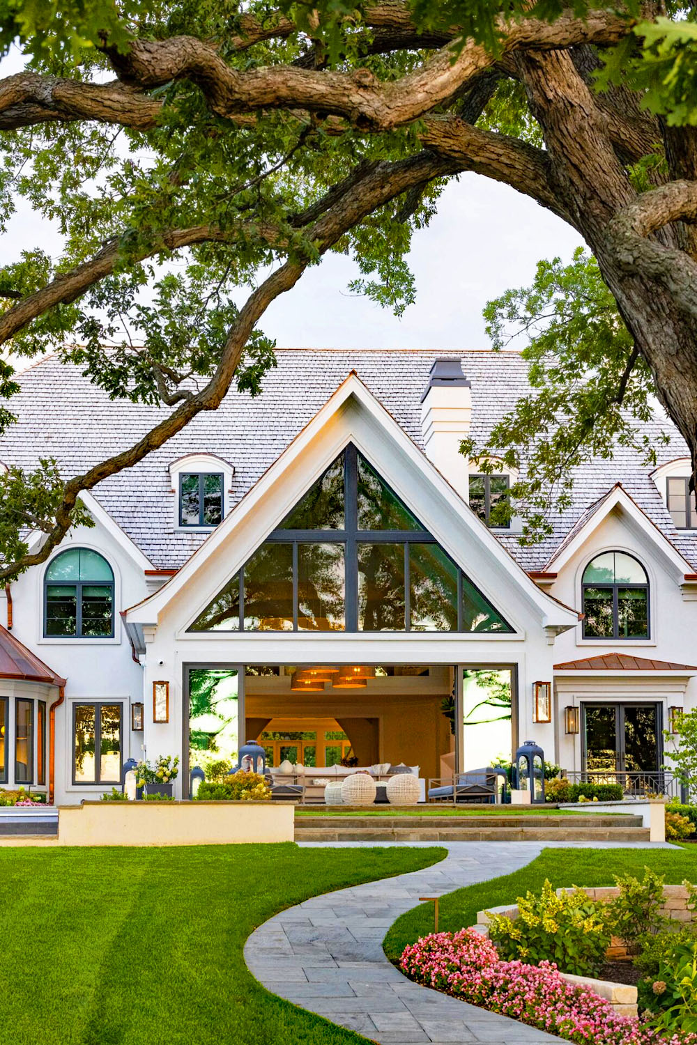 Lake-Side Oasis