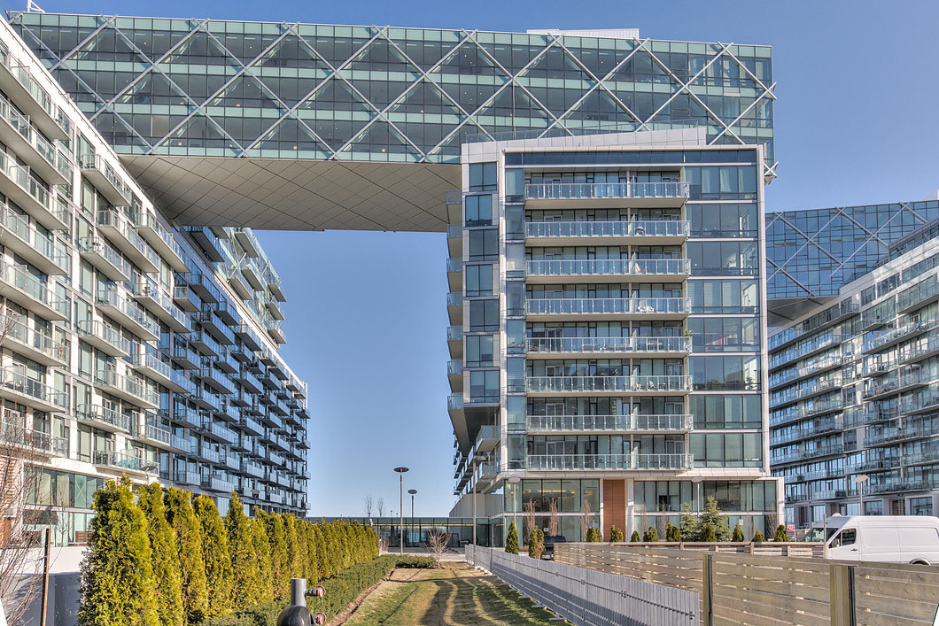 Elegant Toronto Waterfront Luxury Penthouse With Floor To Ceiling