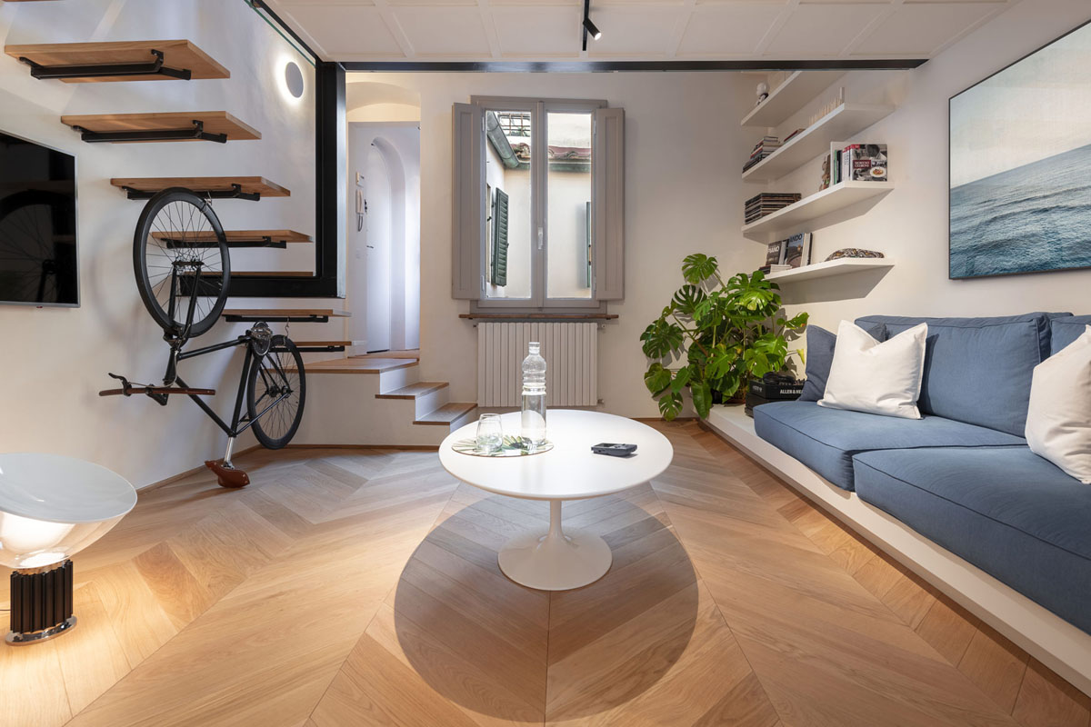Stylish Remodelling of a Small Studio Loft Apartment in Florence