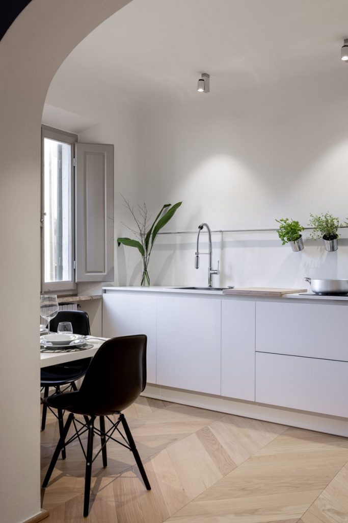 Stylish Remodelling of a Small Studio Loft Apartment in Florence