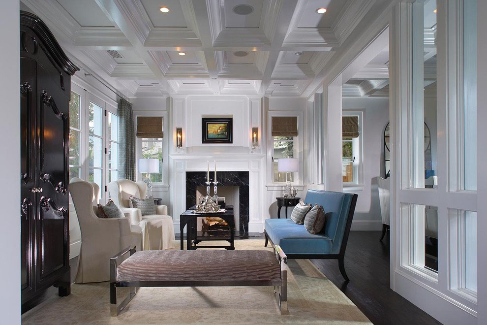 Traditional Style Interior Decor with Contemporary Hollywood Glamor