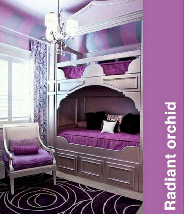 Pantone Radiant Orchid