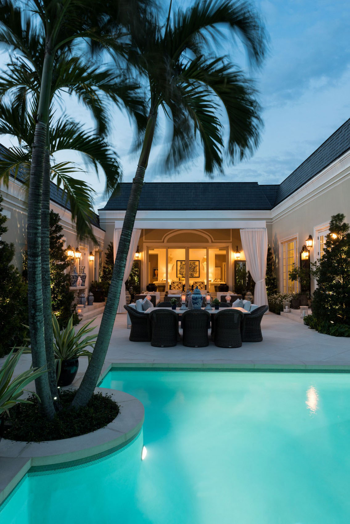 Florida Mansion Outdoor Swimming Pool