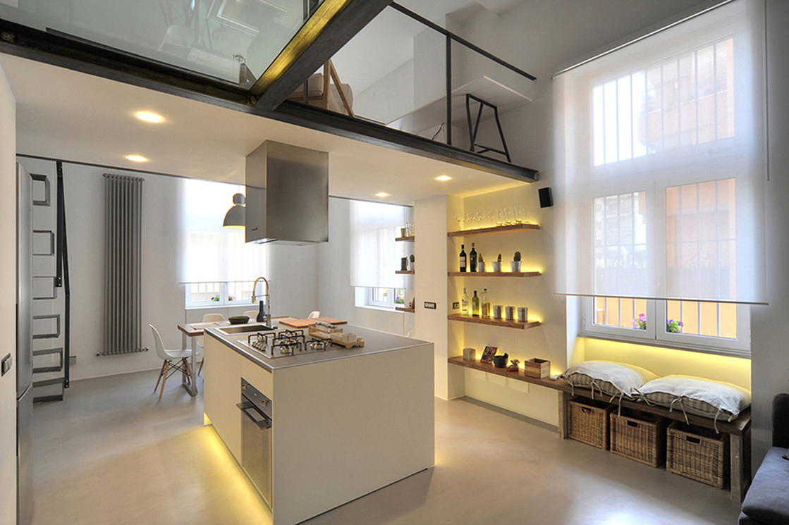 Refurbished Industrial  Loft  Apartment  In Rome 