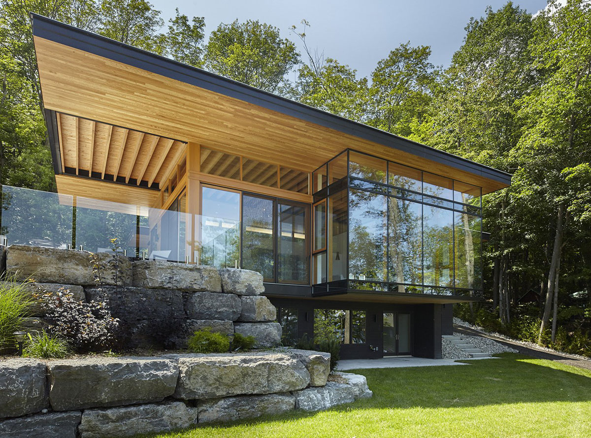 Modern Lakeside Cottage with Douglas Fir Wood Ceilings and 