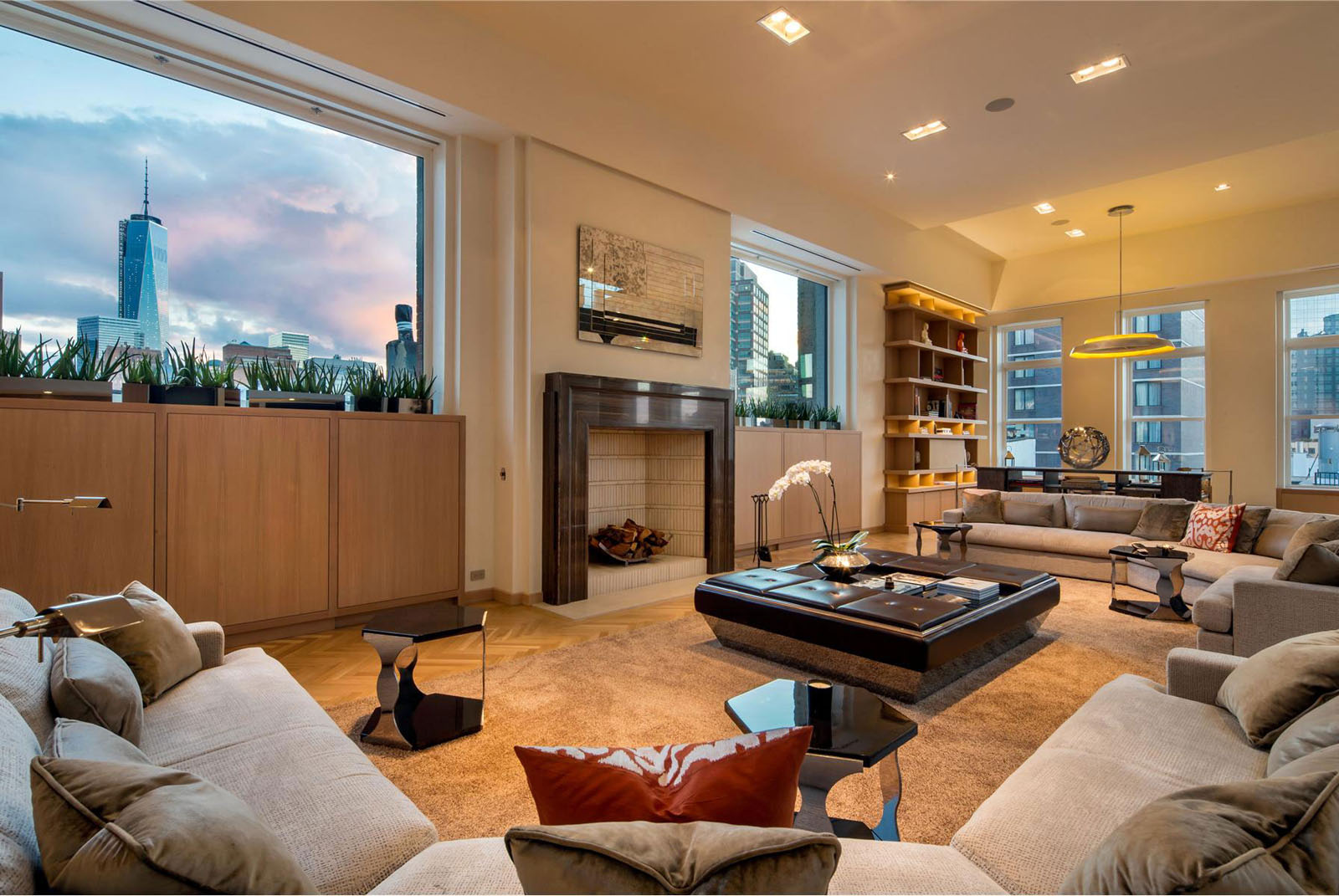 Downtown Manhattan Penthouse Apartment with view of Freedom Tower