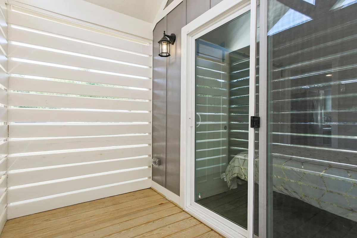 Tiny House Bedroom Private Deck