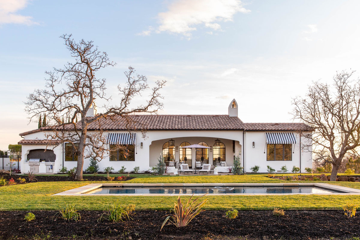 Mediterranean Modern Oasis
