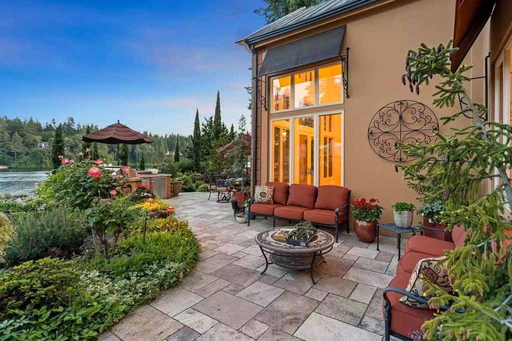 Lushly Landscaped Prime Waterfront Home on Oswego Lake