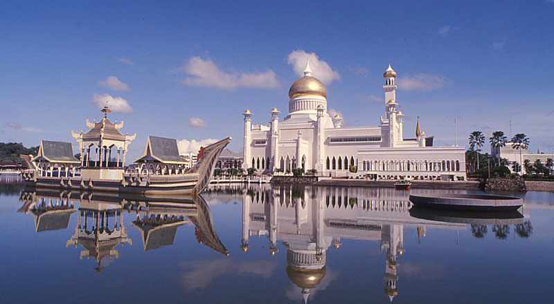 Sultan-Omar-Ali-Saifuddin-Mosque-Brunei