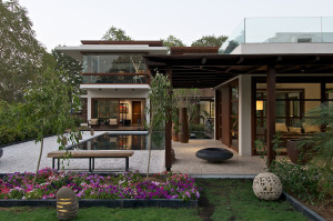 Beautiful Luxury Modern House in India