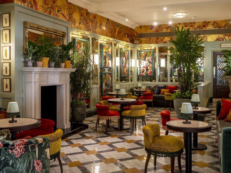 Exotic Elegance of The Ivy Restaurant Next to Windsor Castle